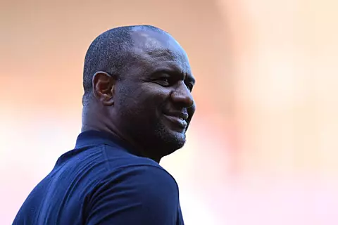 بعد غياب الانتصارات.. جنوى الإيطالي يعلن رحيل باتريك فييرا 